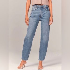 Abercrombie & Fitch - The 80’s Mom High Rise Jean Sz 27